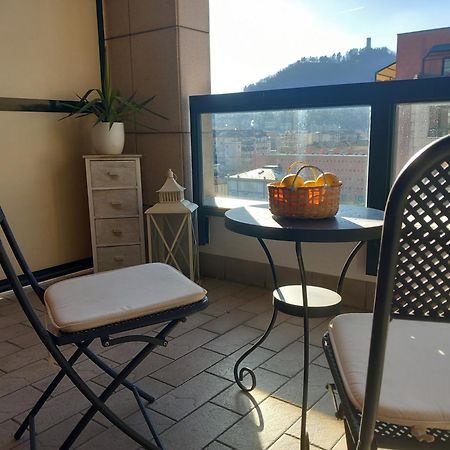 Bilocale Con Terrazzo E Box Auto Su Richiesta Appartement Como Buitenkant foto