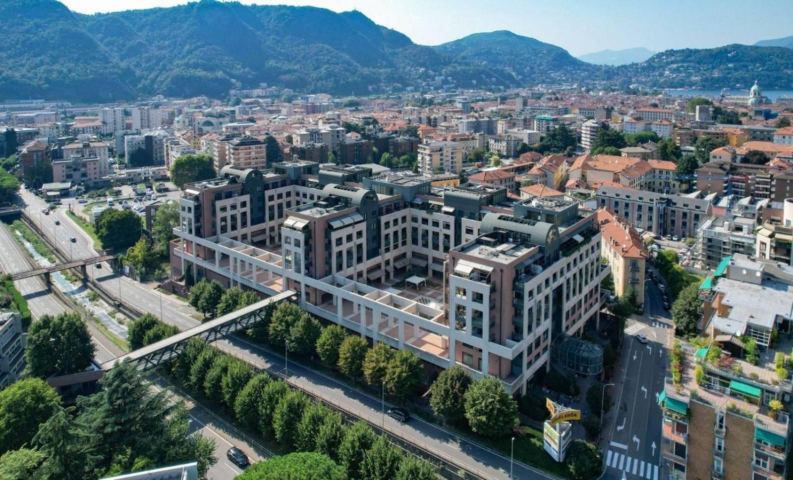 Bilocale Con Terrazzo E Box Auto Su Richiesta Appartement Como Buitenkant foto