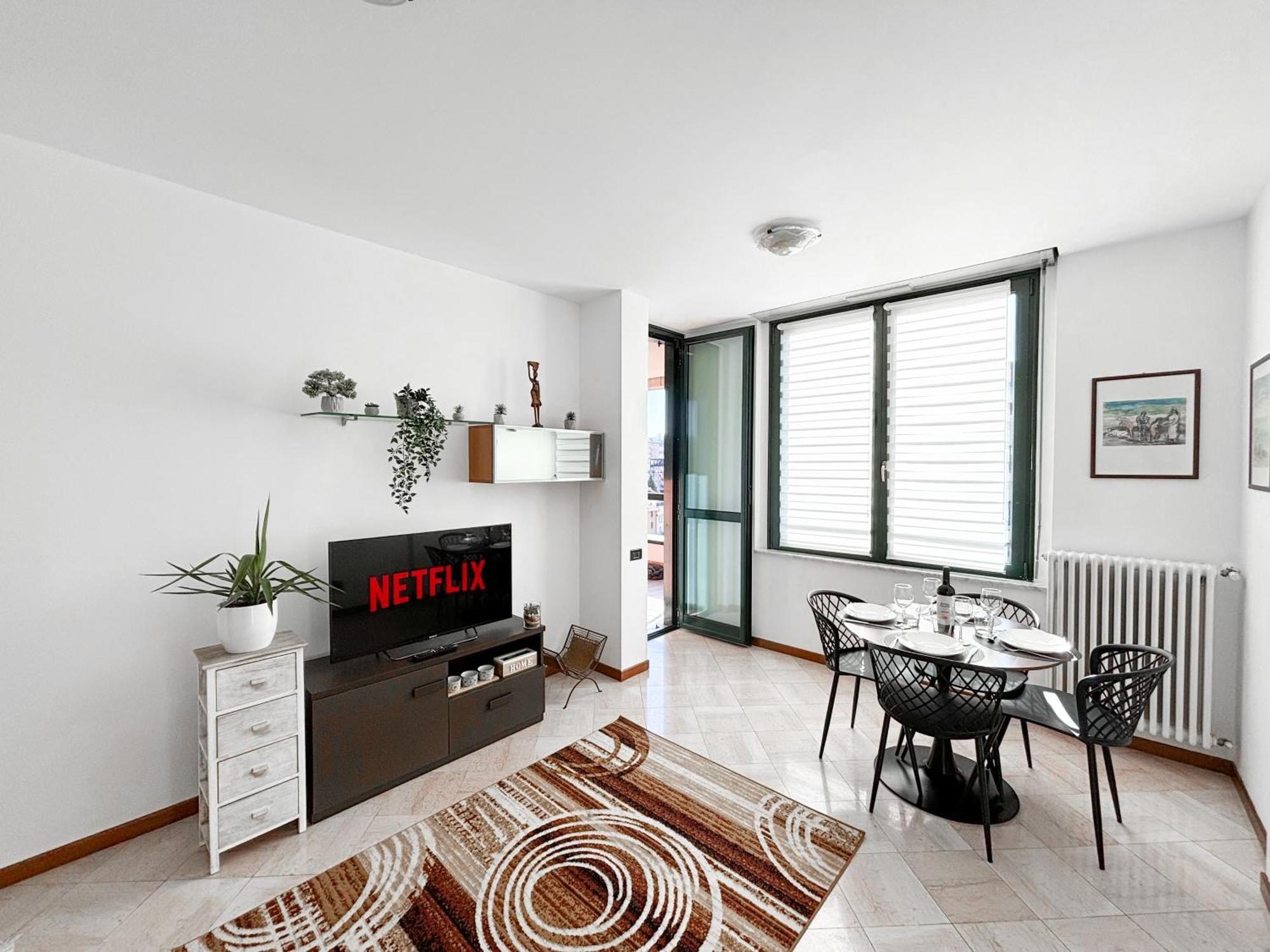 Bilocale Con Terrazzo E Box Auto Su Richiesta Appartement Como Buitenkant foto